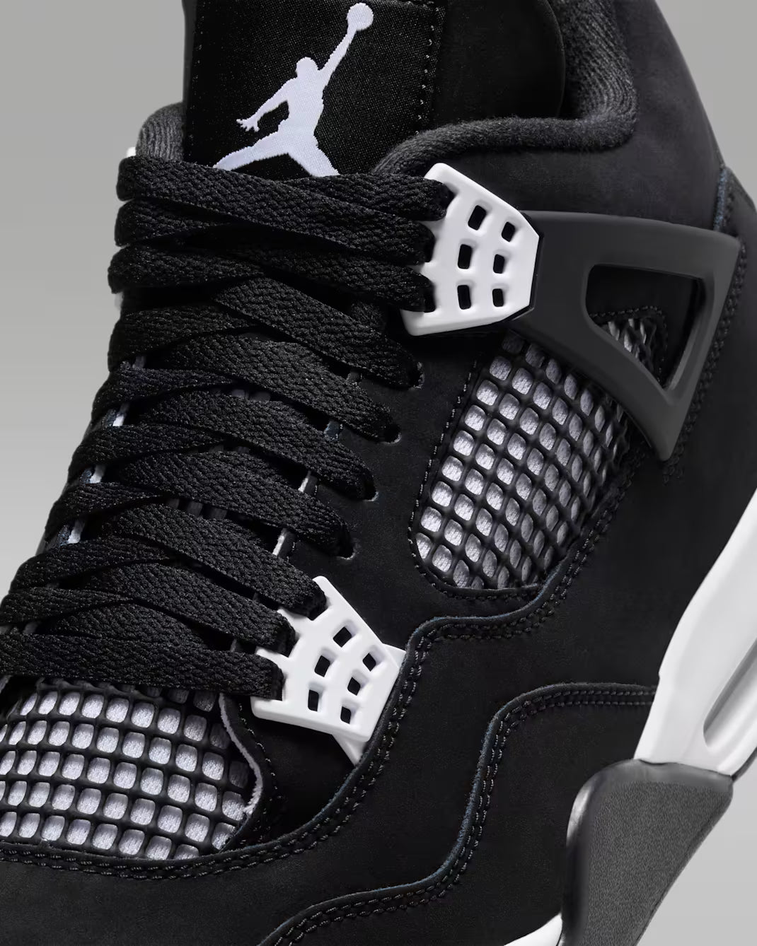 Air Jordan 4 Retro 'White Thunder'